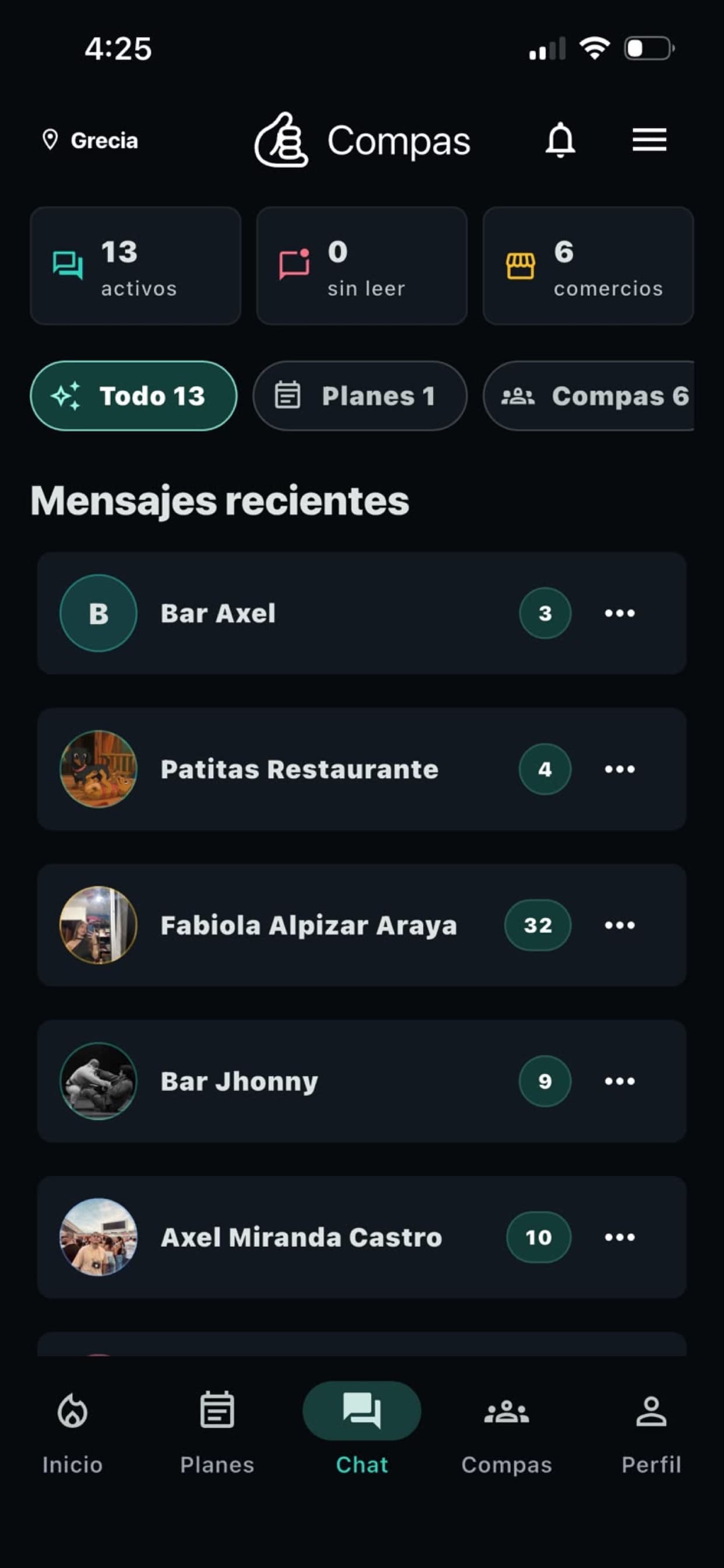 Conversaciones directas, de planes y comercios en Compas